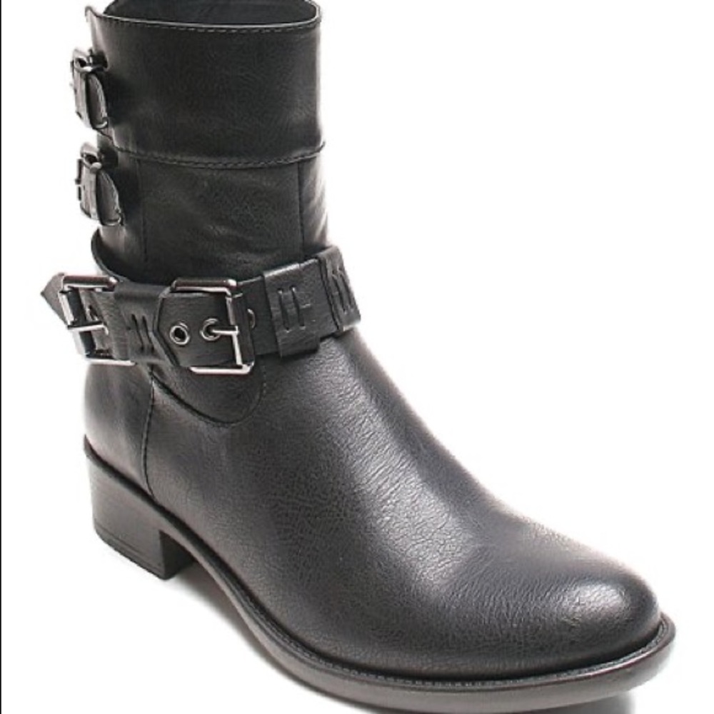 2 Lips Too Black Bootie, size 8.5